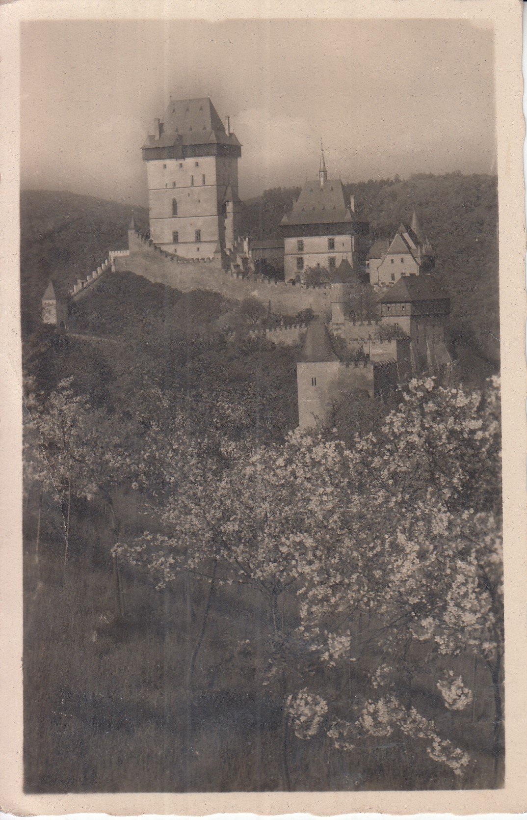 Hrad Karlštejn / pohlednice