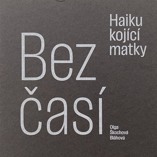 Bezčasí Haiku kojící matky