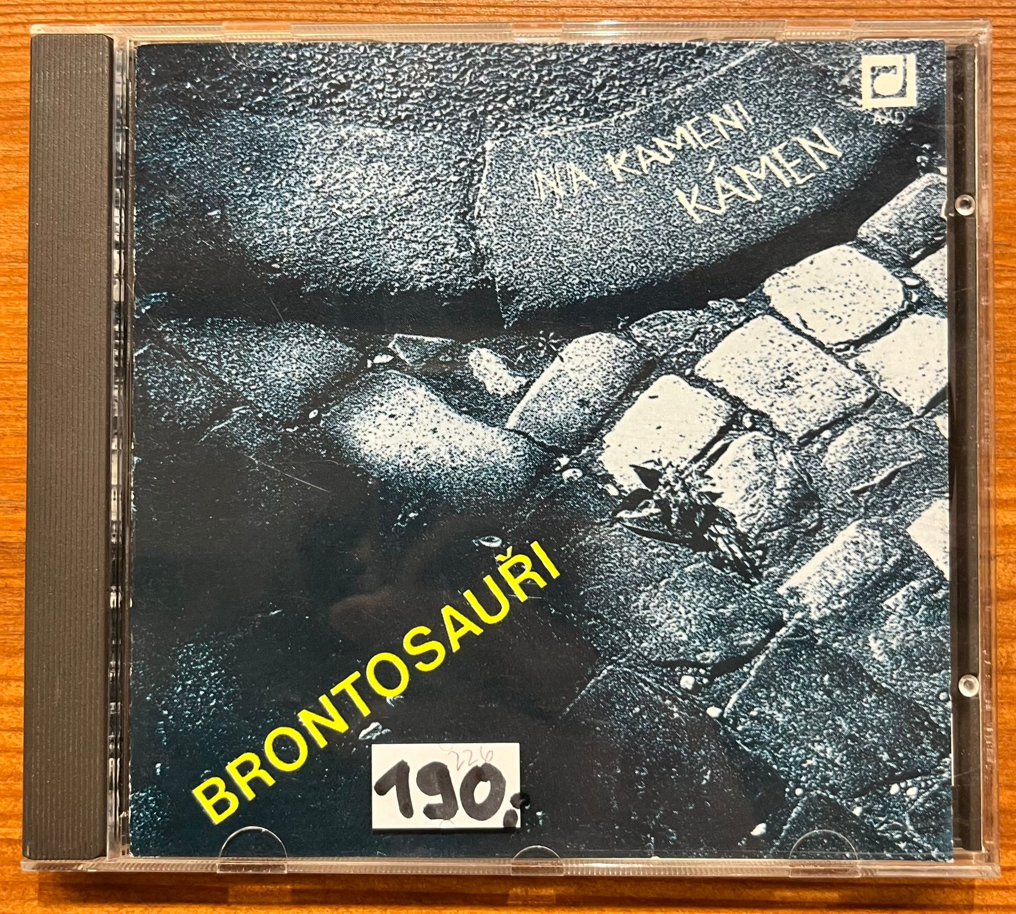 CD Brontosauři : Na kameni kámen
