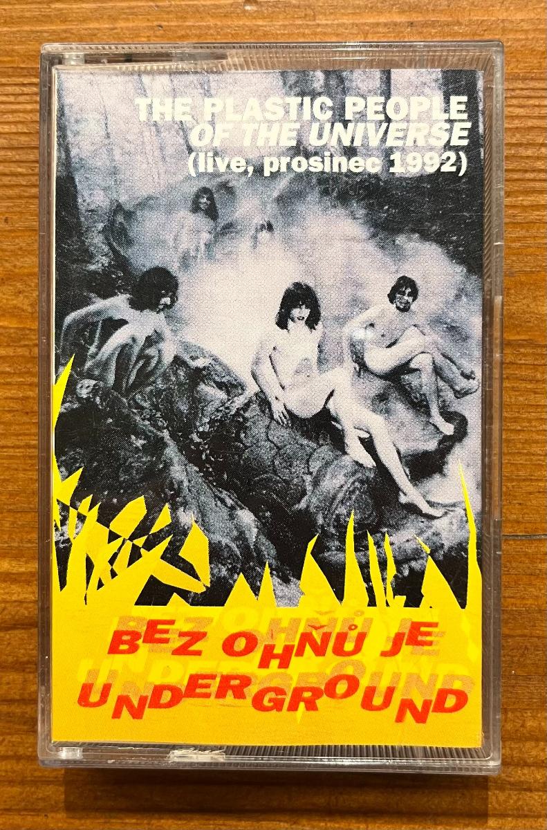 MC The Plastic People Of The Universe - Bez ohňů je underground (live)