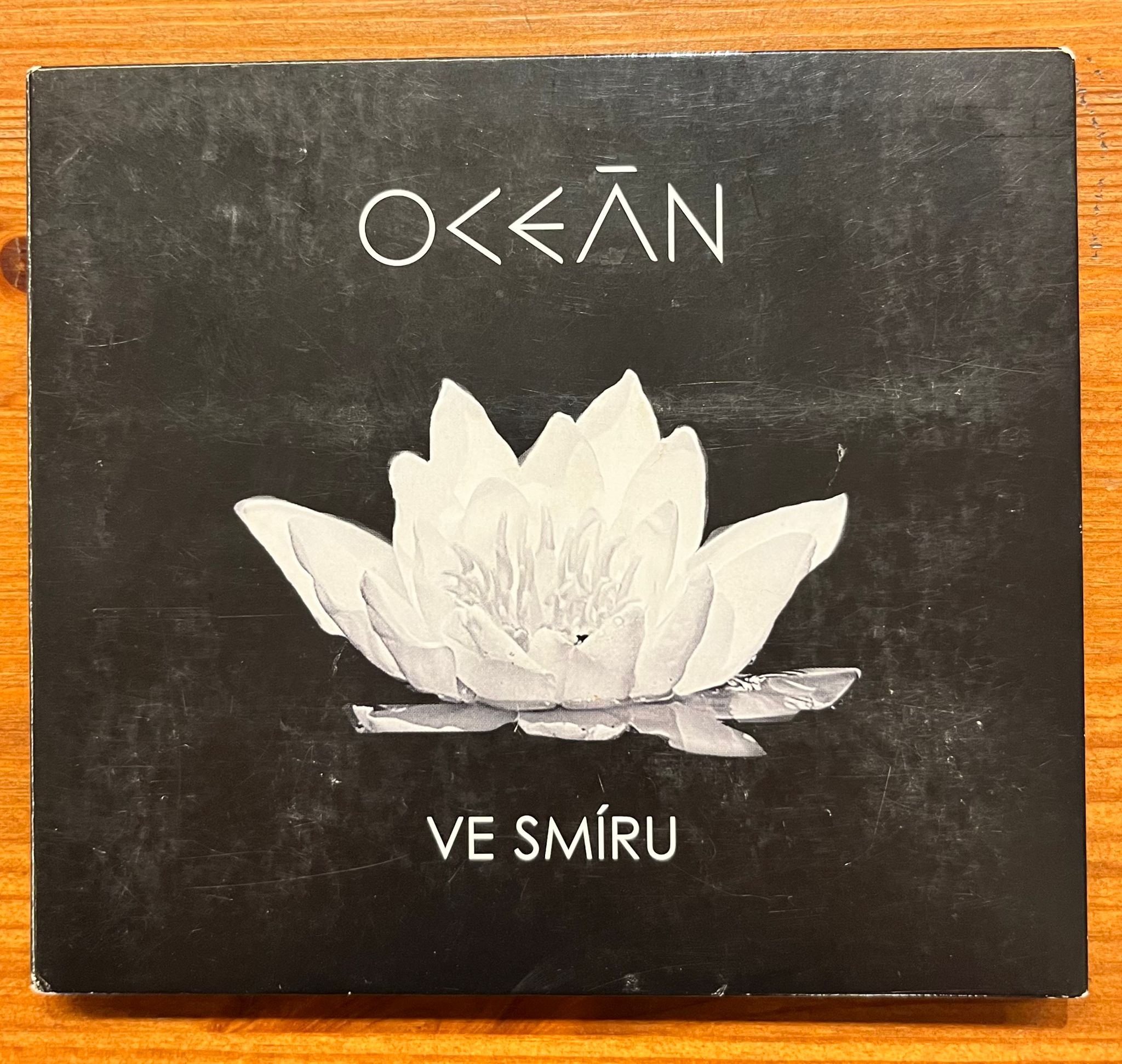 CD Oceán : Ve smíru - podpisy